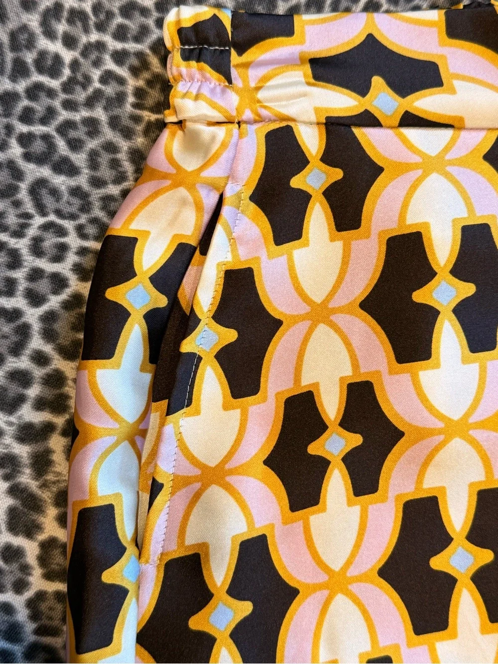 Bailey 44 Geometric Print Wide-Leg Pants in Black, Yellow, Pink & White S NWT - Picture 7 of 9